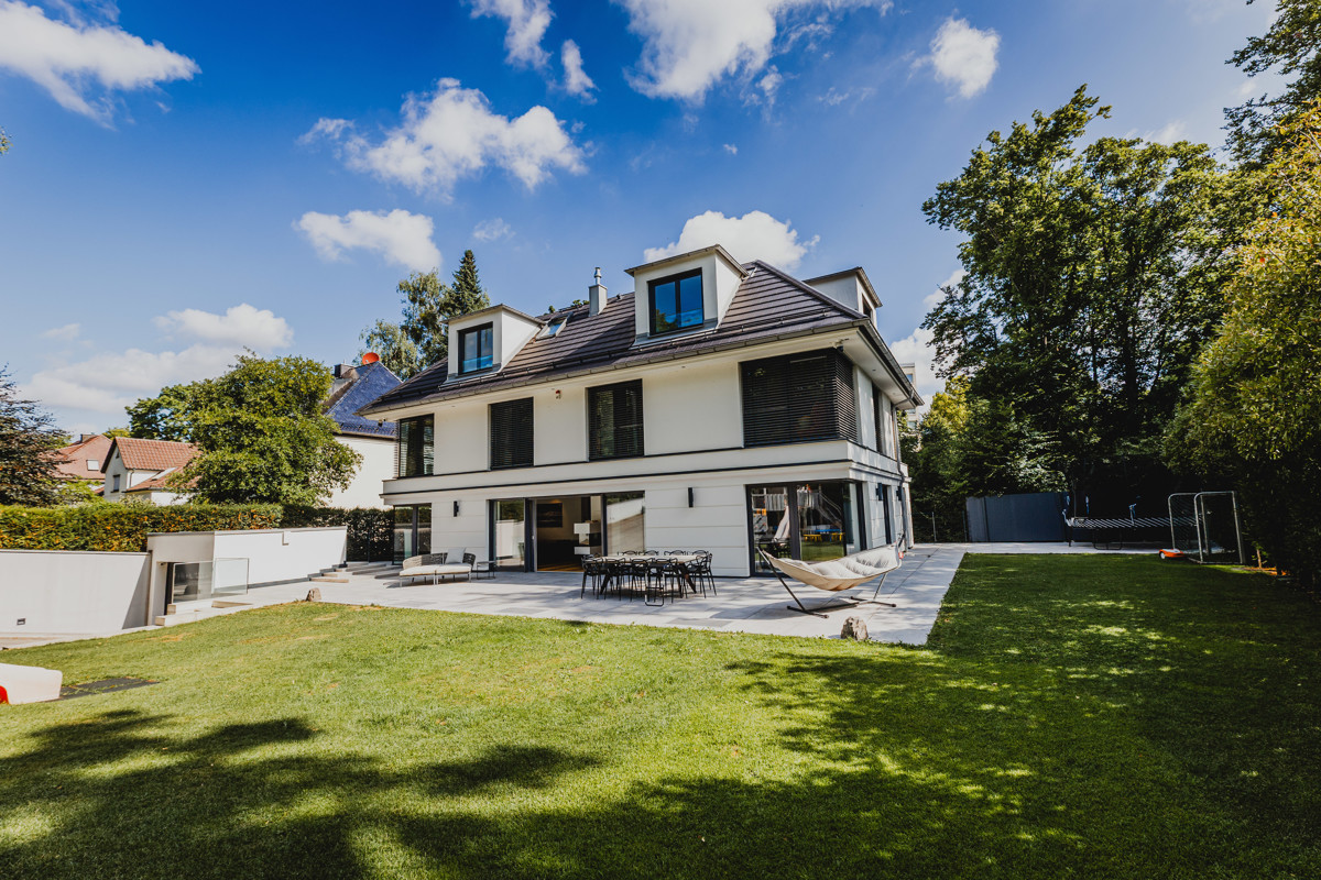 Familienleben in einer LUXUSVILLA unweit der Isarauen