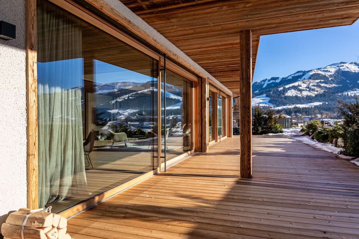 EXKLUSIVE ERDGESCHOSSWOHNUNG
IN TRAUMHAFTER SONNENLAGE