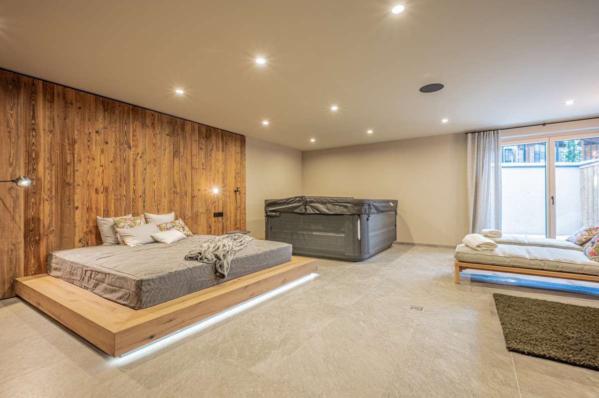 CHALET ASTEN: LUXURIÖSES CHALET AM LEGENDÄREN HAHNENKAMM IN KITZBÜHEL