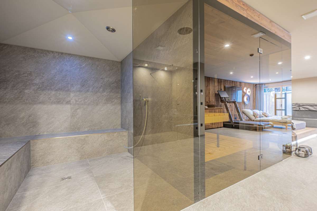 CHALET ASTEN: LUXURIÖSES CHALET AM LEGENDÄREN HAHNENKAMM IN KITZBÜHEL