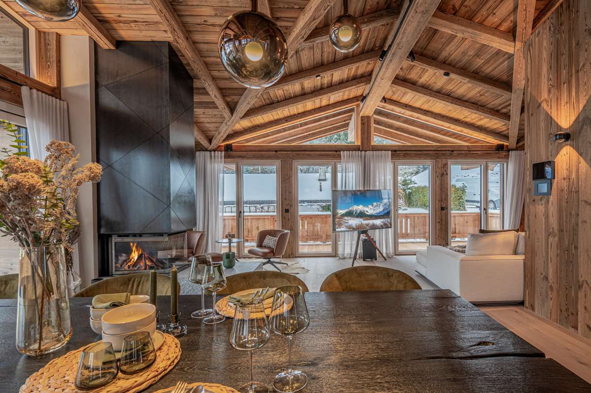 CHALET ASTEN: LUXURIÖSES CHALET AM LEGENDÄREN HAHNENKAMM IN KITZBÜHEL