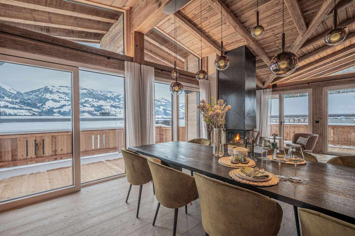 CHALET ASTEN: LUXURIÖSES CHALET AM LEGENDÄREN HAHNENKAMM IN KITZBÜHEL