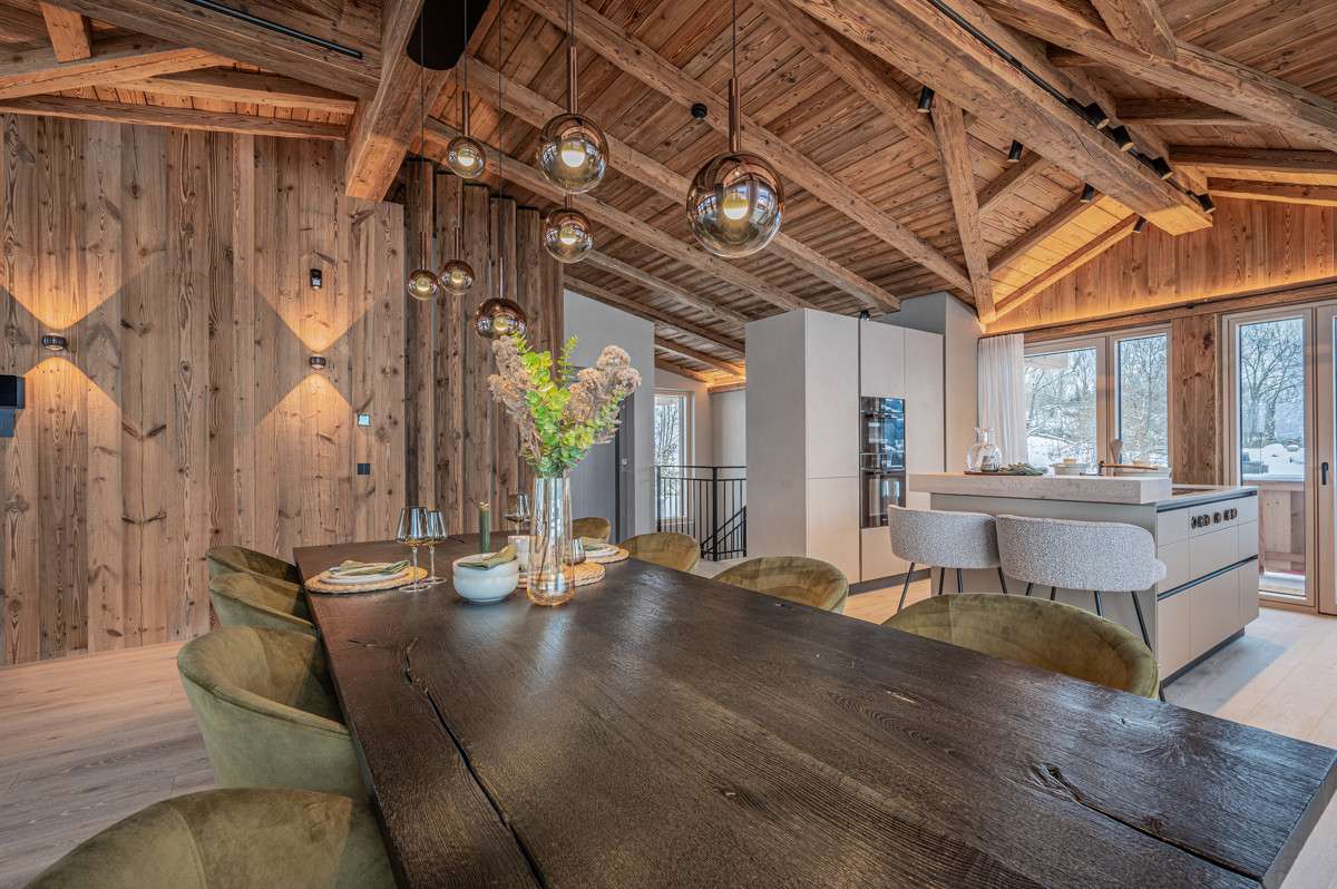 CHALET ASTEN: LUXURIÖSES CHALET AM LEGENDÄREN HAHNENKAMM IN KITZBÜHEL