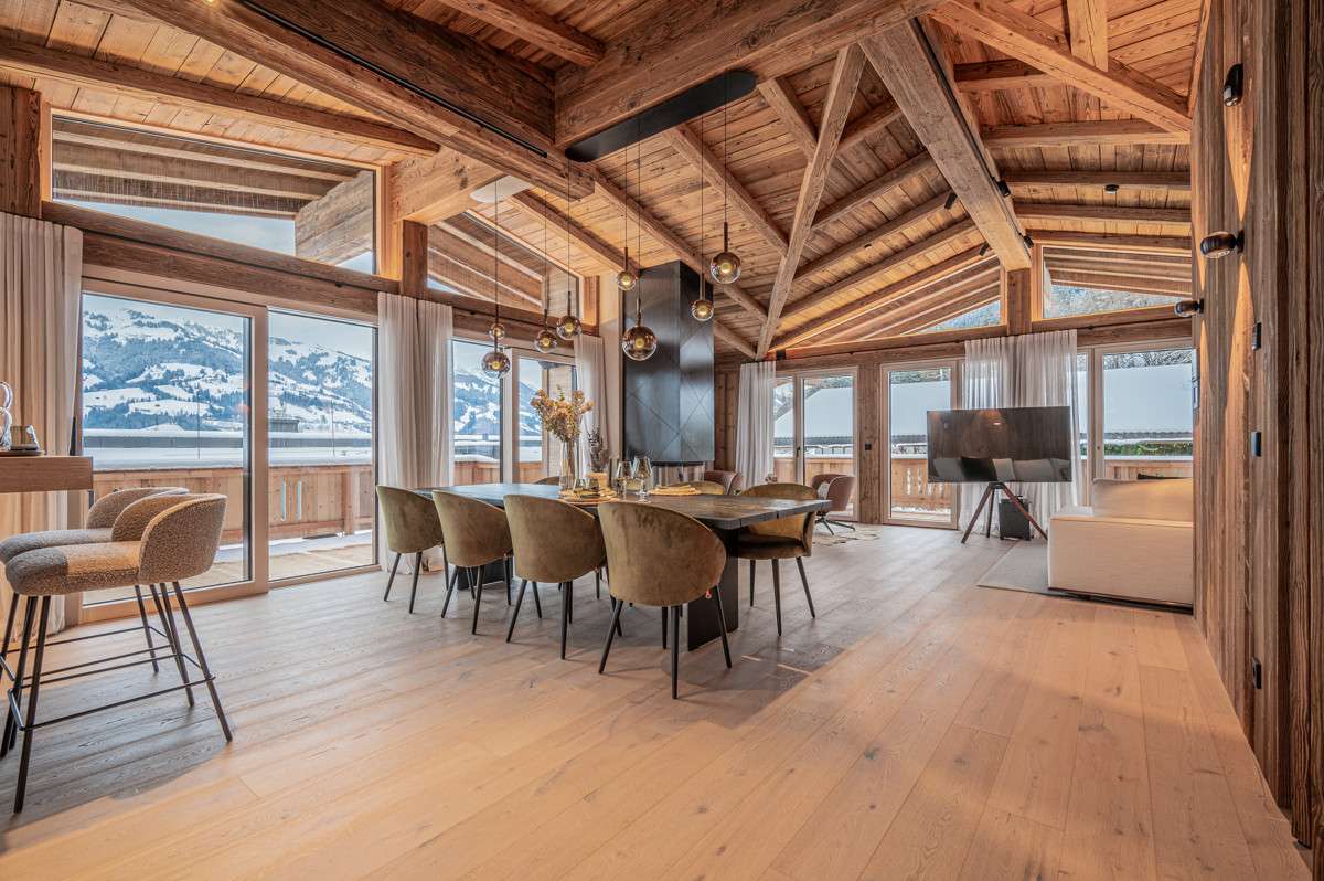 CHALET ASTEN: LUXURIÖSES CHALET AM LEGENDÄREN HAHNENKAMM IN KITZBÜHEL