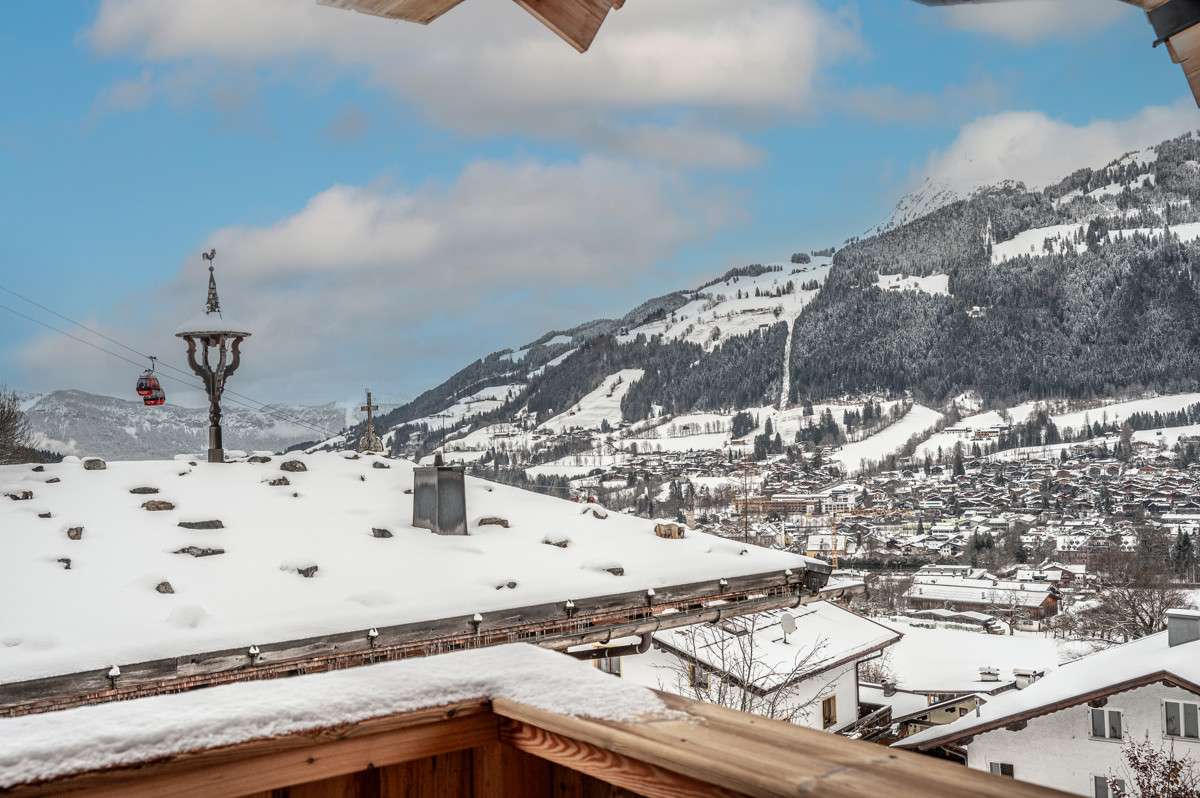 CHALET ASTEN: LUXURIÖSES CHALET AM LEGENDÄREN HAHNENKAMM IN KITZBÜHEL