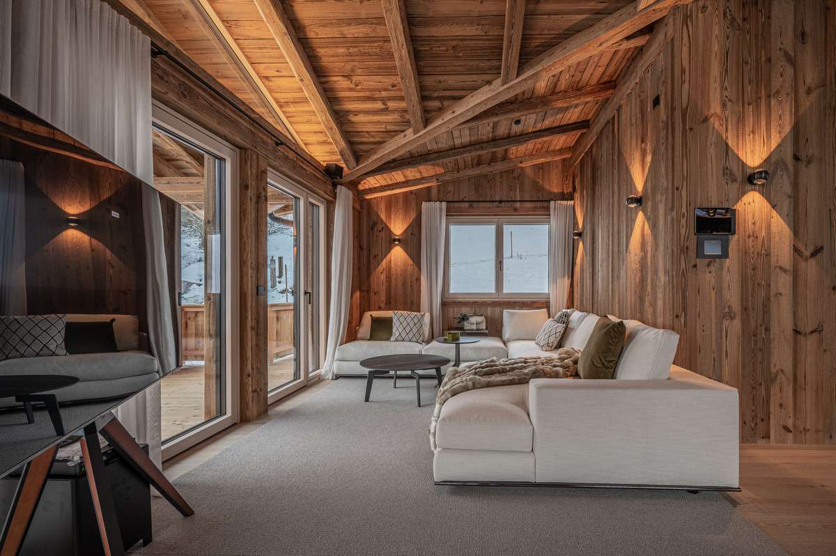 CHALET ASTEN: LUXURIÖSES CHALET AM LEGENDÄREN HAHNENKAMM IN KITZBÜHEL