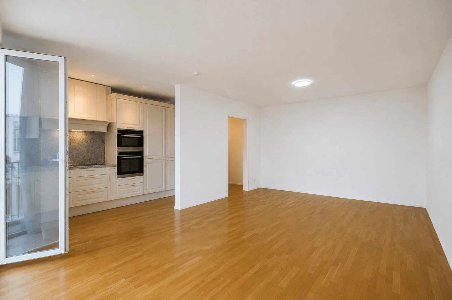 STADTLIEBE trifft RUHE – Wohnen mit Balkon in SCHWABING