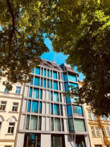 Real Estate München – modernes Wohngebäude Real Estate Immobilie - Penthouse